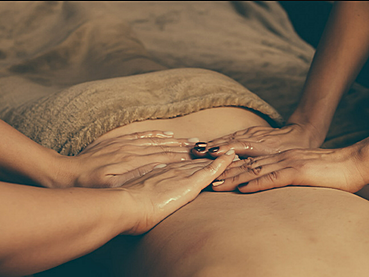Is a 4-Hands Massage Worth It? What You Actually Experience in the First 10 Minutes
